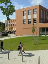 Hoe neutraal is openbaar onderwijs?