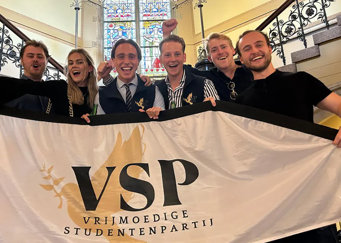 Verlies van taal, traditie en trots in de collegezaal