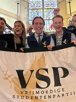 Verlies van taal, traditie en trots in de collegezaal