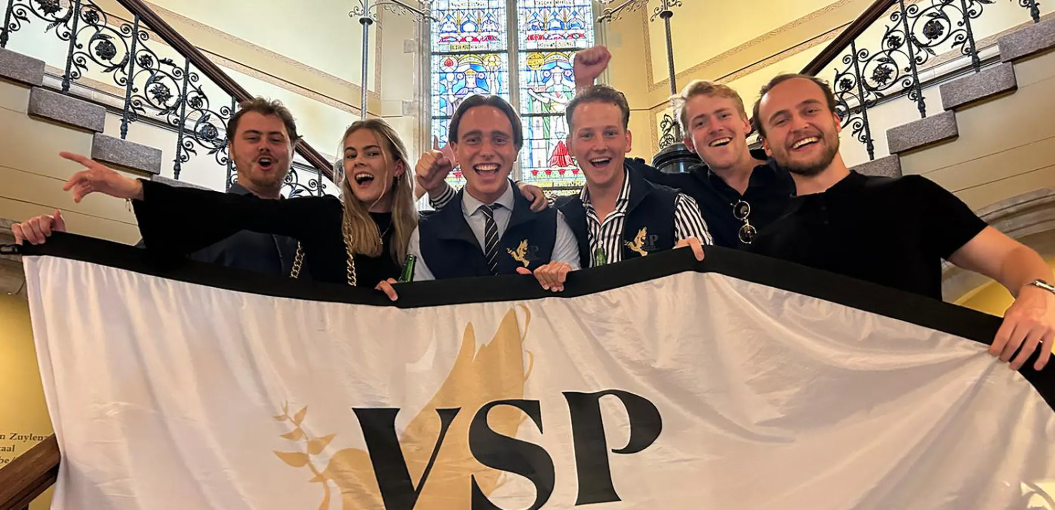 Verlies van taal, traditie en trots in de collegezaal